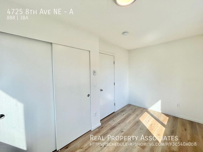 Building Photo - 4725 8th Ave NE