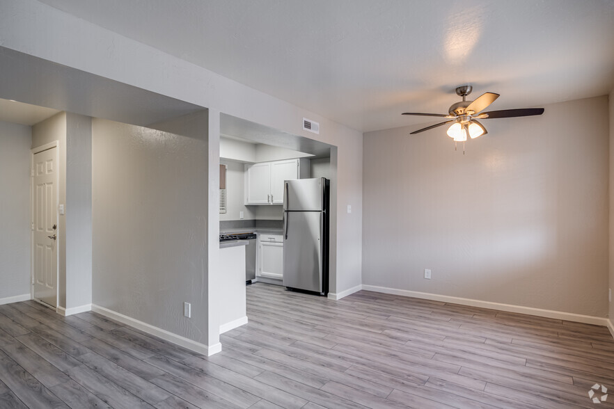 1BR, 1BA - 615SF - Prescott View Apartments