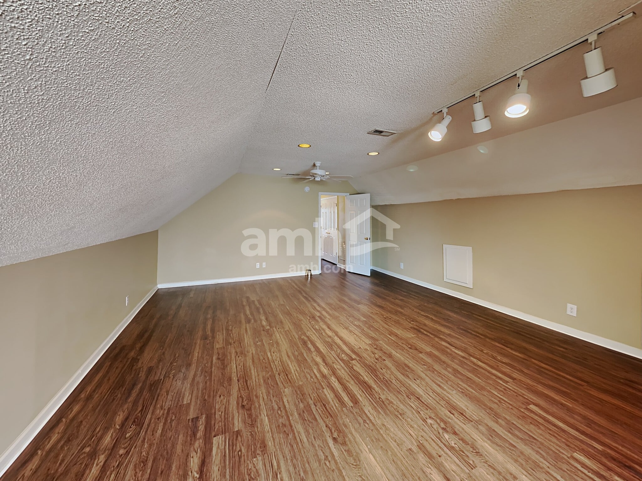 Building Photo - 7101 Missionary Ridge Dr