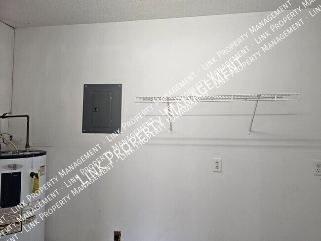 Building Photo - 5364 Haisten Ct