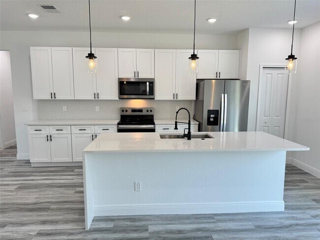 Building Photo - 455 Marion Oaks Dr