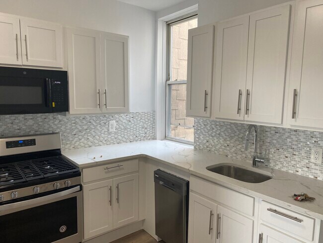 Building Photo - 93 Fairview Ave