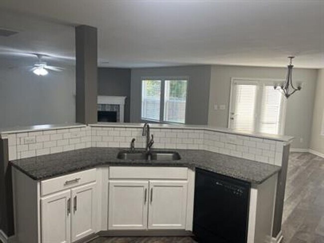 Building Photo - Spacious 3-Bedroom Home in Madison City Schools