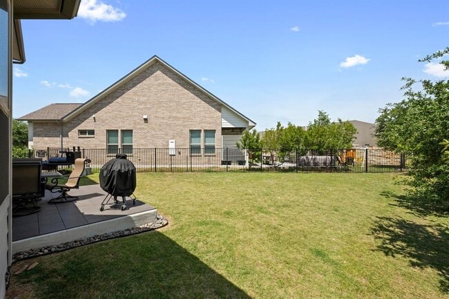 Building Photo - 181 Village Oak Dr