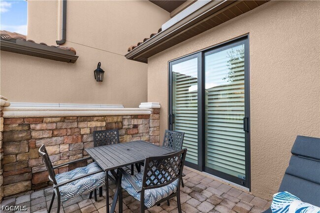 Building Photo - 8760 Bellano Ct
