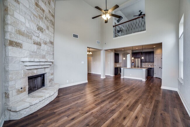 Building Photo - GORGEOUS 4-BEDROOM IN BELTERRA