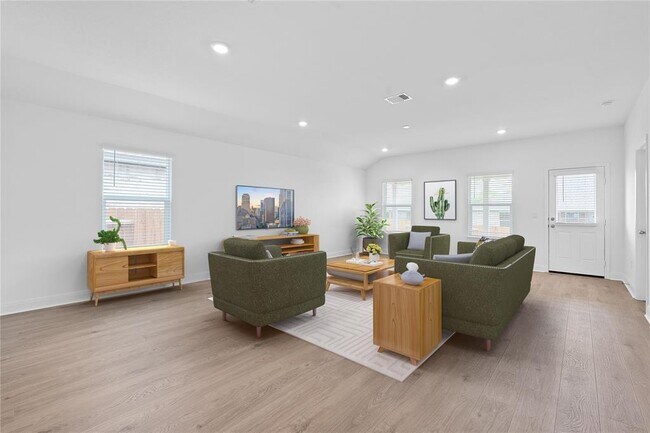 Building Photo - 129 Bruin Paw Dr
