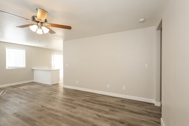 Building Photo - 523 Roberta Alecia Ave