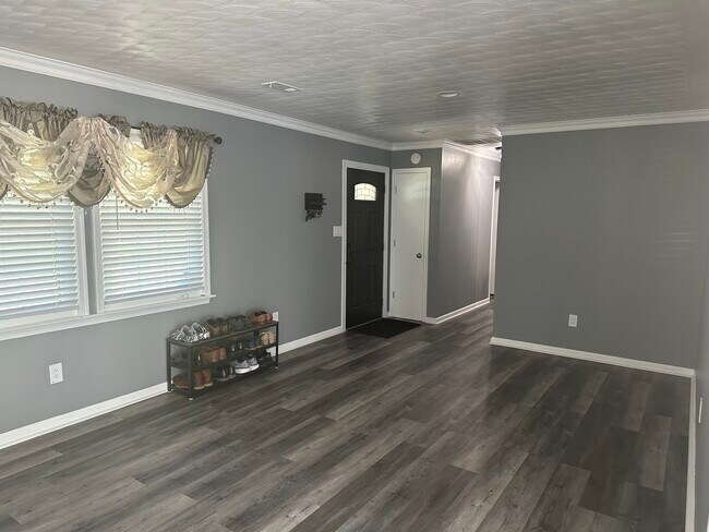 Building Photo - 9576 Maryus Rd