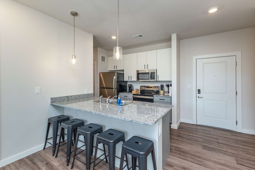 Building Photo - 1001 Marshall Ave