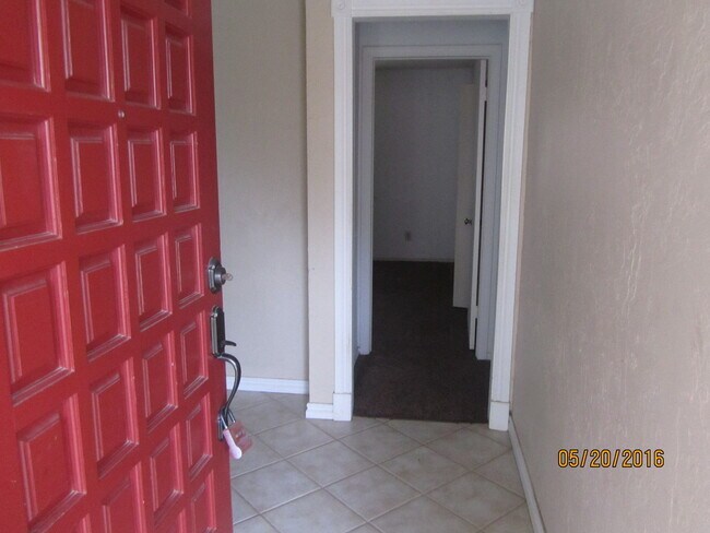 Building Photo - NICE NW HOME