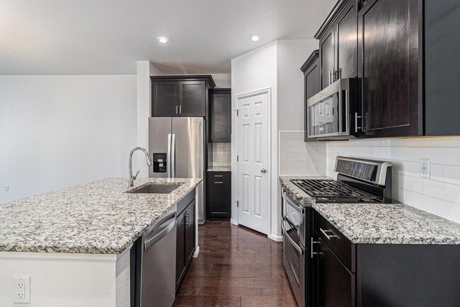 Building Photo - 221 Jackson Dr