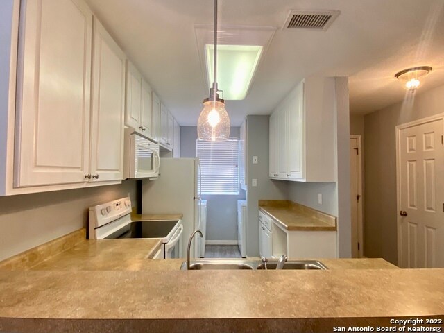 Building Photo - 11815 Vance Jackson Rd