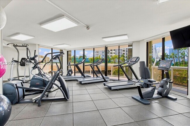 Building Photo - 20185 E Country Club Dr