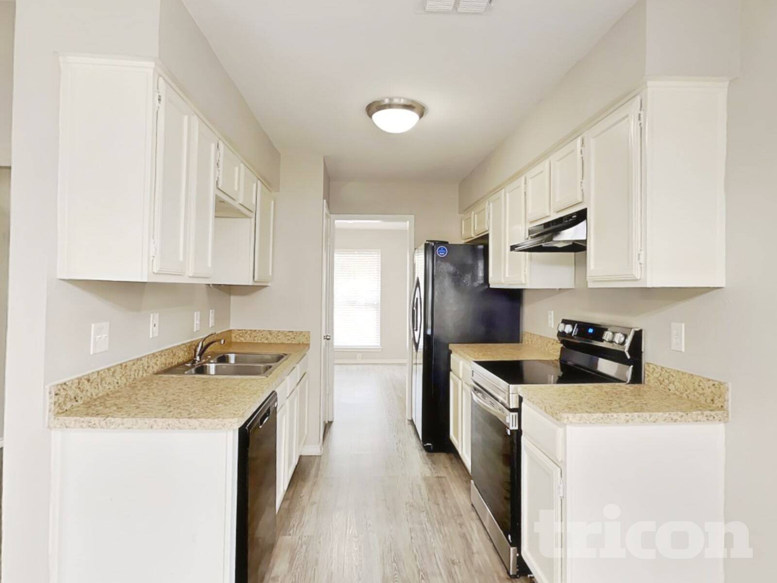 Building Photo - 418 David Dr