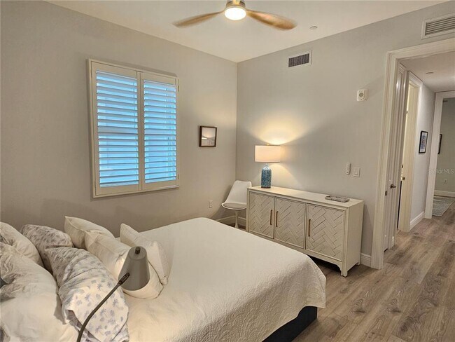 Building Photo - 503 S Tamiami Trl