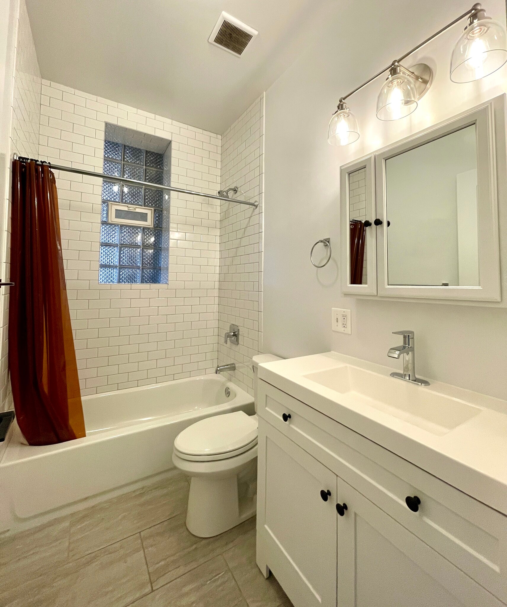 Building Photo - 3405 W Fullerton Ave