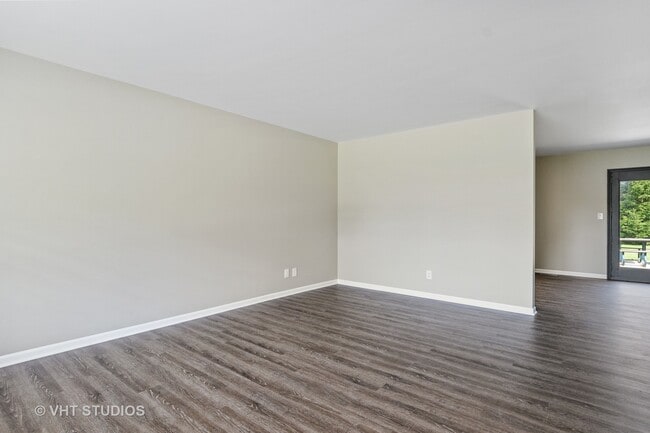 Building Photo - 92 Circle Dr W