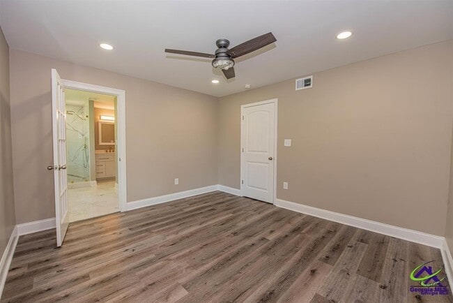 Building Photo - 401 Feagin Mill Rd