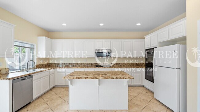 Building Photo - 807 Via Bahia