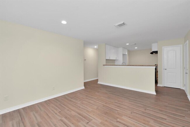 Building Photo - 1422 Hunters Park Dr