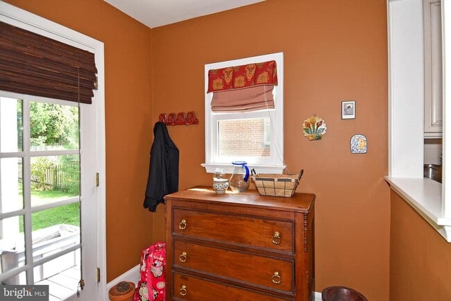 Building Photo - 4729 16th Rd N