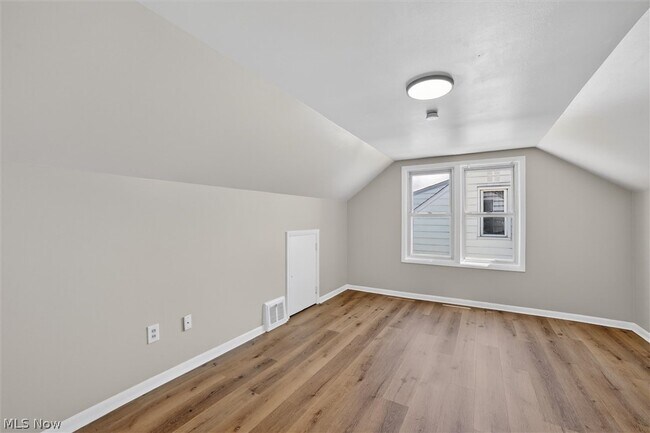 Building Photo - 13776 Shady Oak Blvd