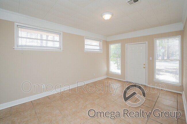 Building Photo - 64 Salem Dr
