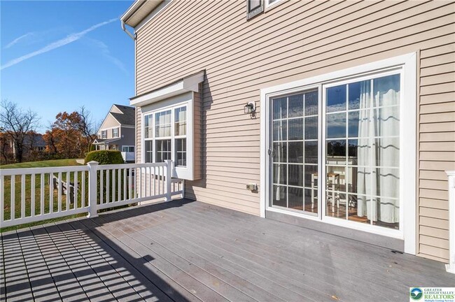 Building Photo - 5985 Saratoga Ln