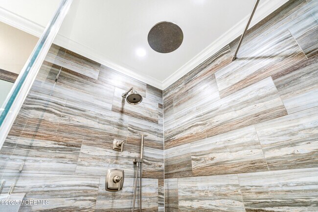 Building Photo - 909 Brookside Ave