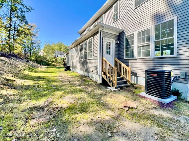 Building Photo - 105 Black Walnut Dr