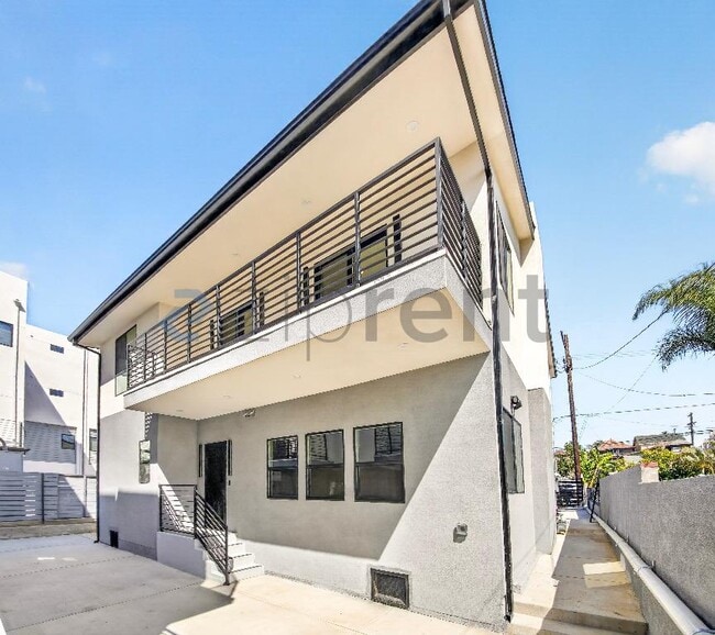 Building Photo - Unit 1/2