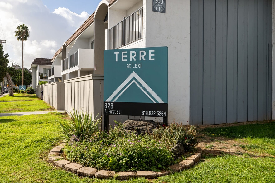 Primary Photo - Terre at Lexi