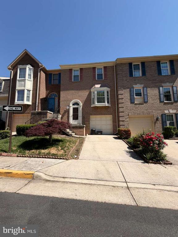 Building Photo - 5976 Norham Dr