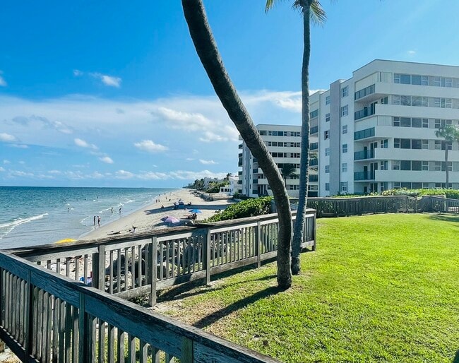 Building Photo - 1237 Hillsboro Mile