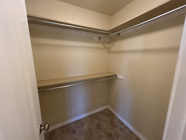 Building Photo - 3301 Pecan Dr