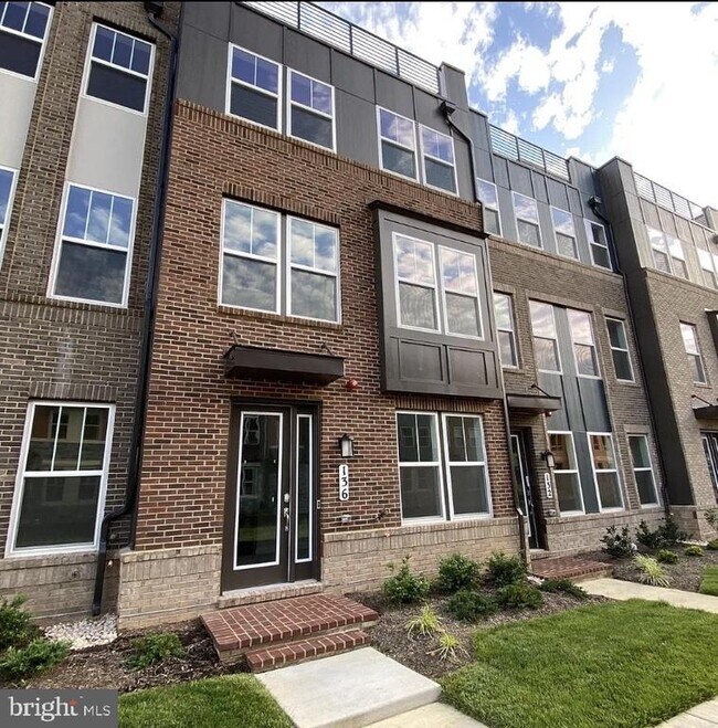 Building Photo - 136 Bleeker Pl