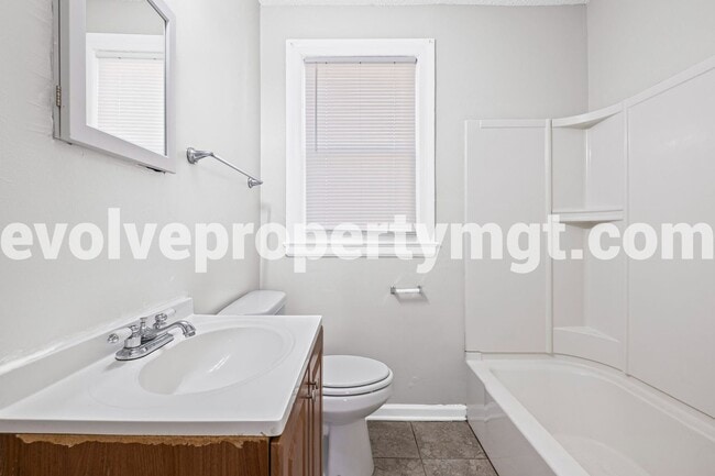 Building Photo - 3610 Kearney Ave