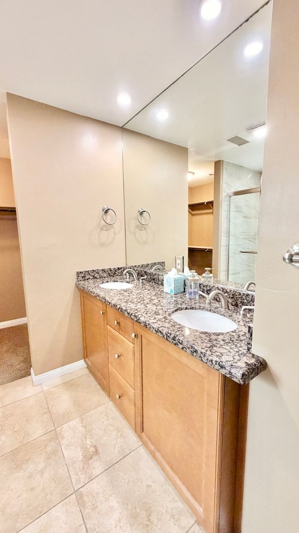 Building Photo - Nicely Updated Single-Story on quiet cul-de-sac Street just Minutes to Downtown Fallbrook!