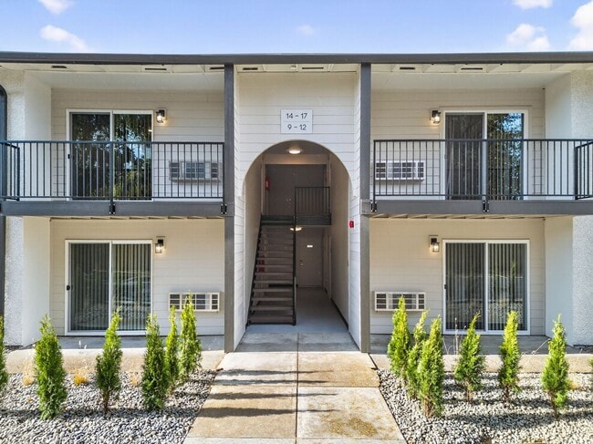 Interior Photo - Alder Ridge