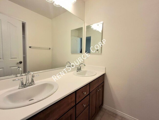 Building Photo - 28408 Camino Del Arte Dr