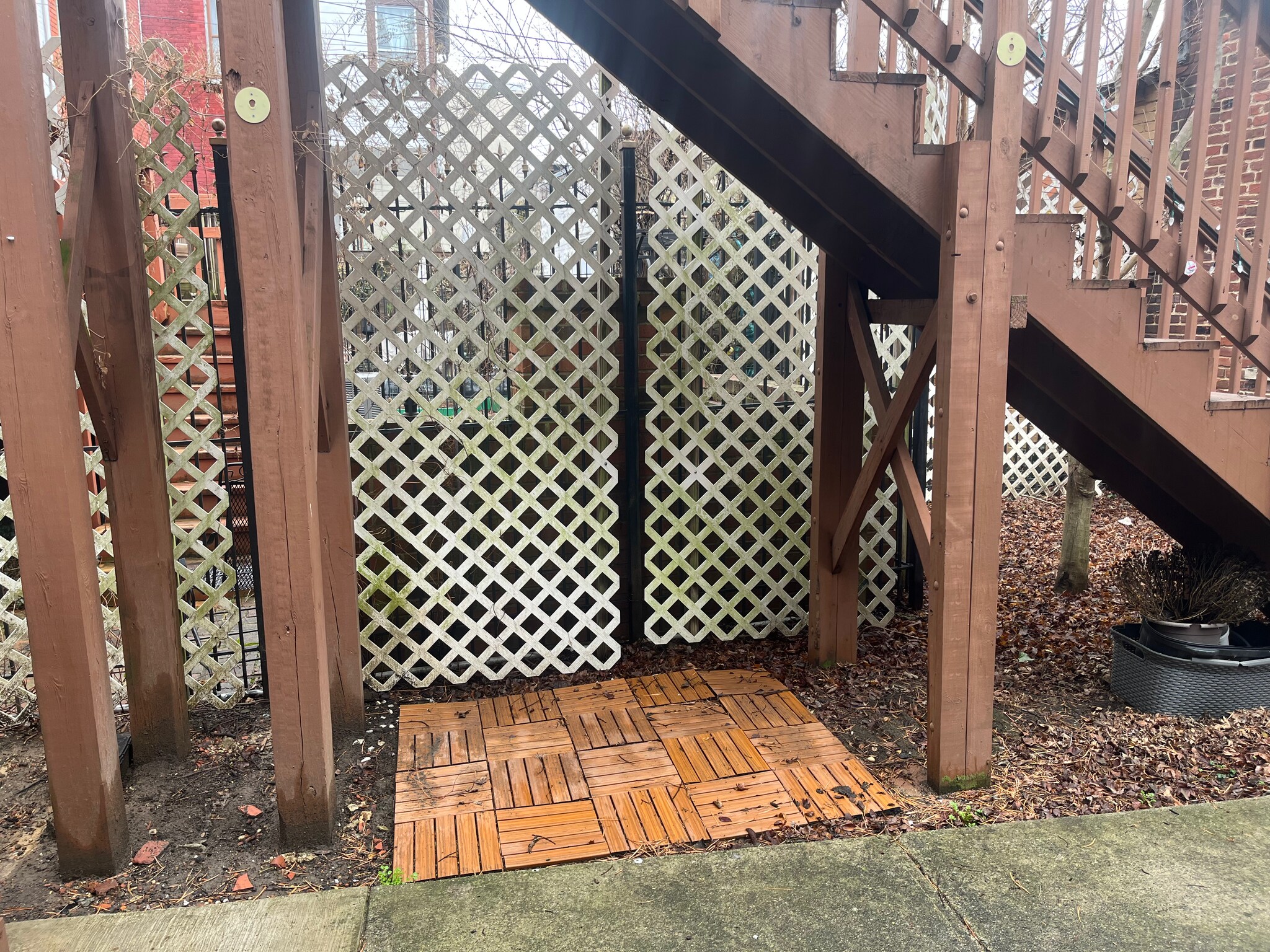 Building Photo - 305 T St NW