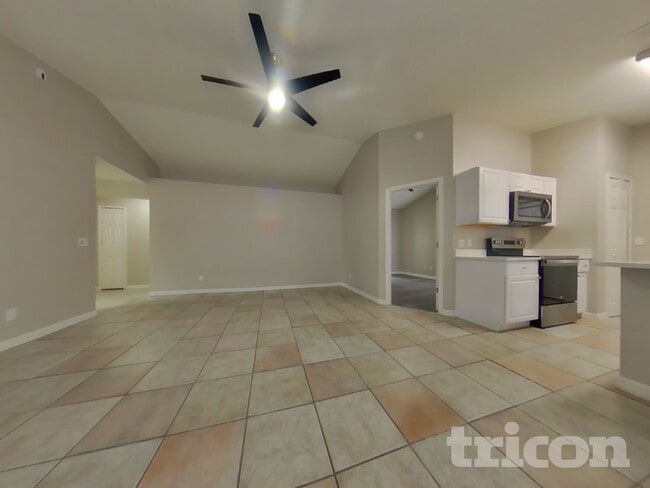 Building Photo - 8829 Lambert Ln