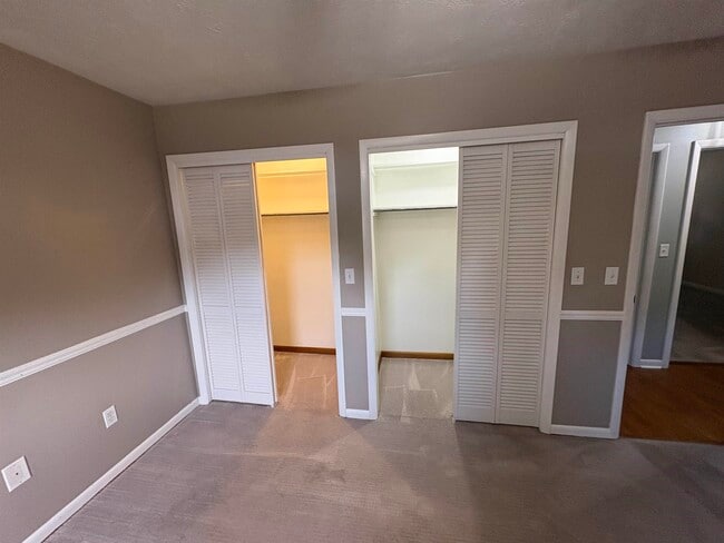 Building Photo - 9 Adkins Ct