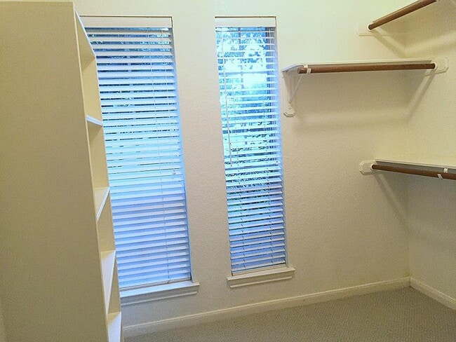 Building Photo - 17503 Sunny Trail Ln