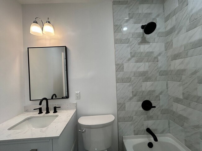 Building Photo - Fully Remodeled 3-Bedroom Home with Front ...