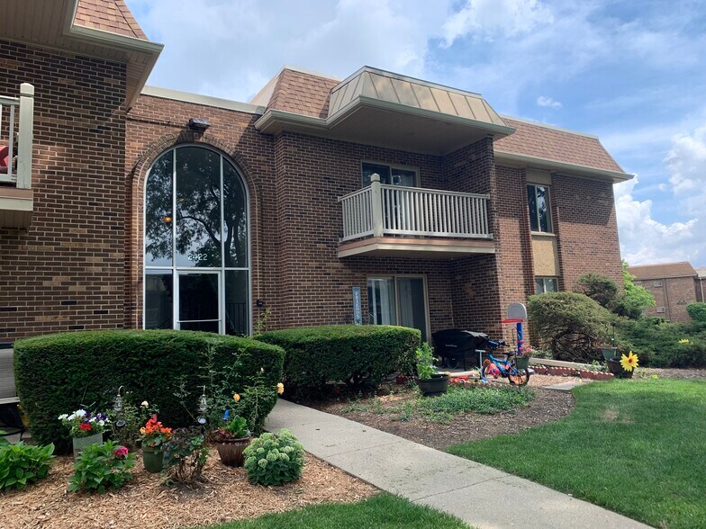 Primary Photo - 2422 N Kennicott Dr