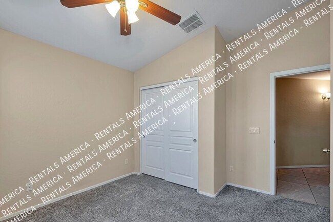 Building Photo - 1311 E Elm Rd