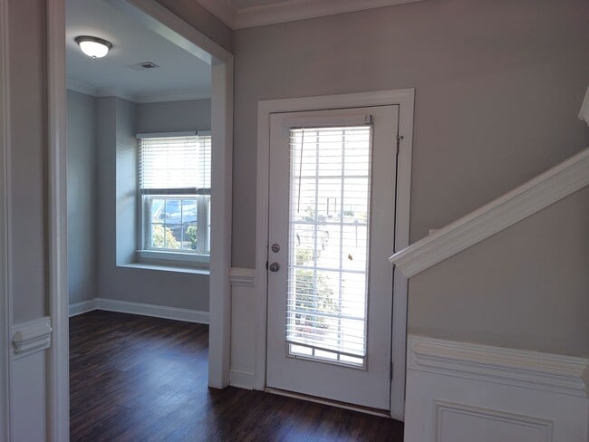 Building Photo - Charming Townhome located in the Settlers Landing Community in Concord NC!