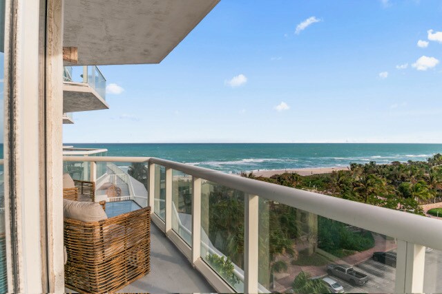 Building Photo - 6515 Collins Ave
